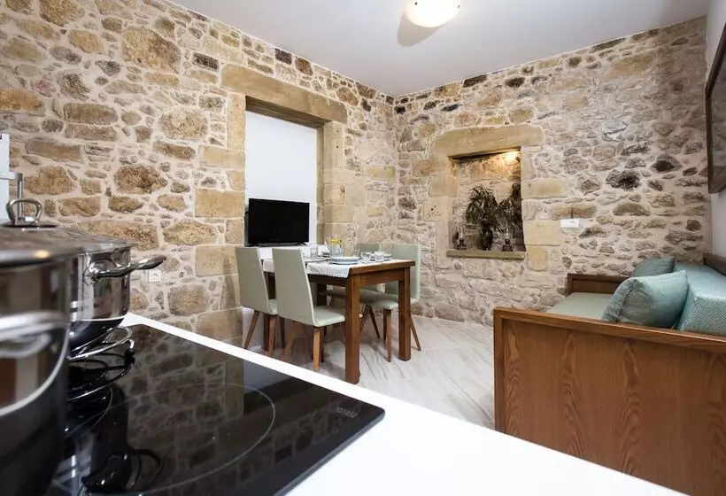 Agarathos Homes