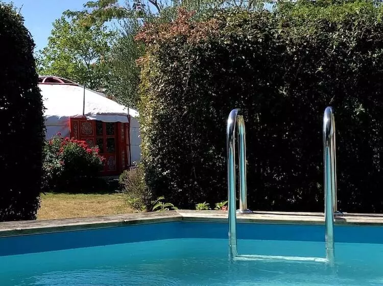 ベッドアンドブレックファースト Home Paradis & Spa   Ecolodge