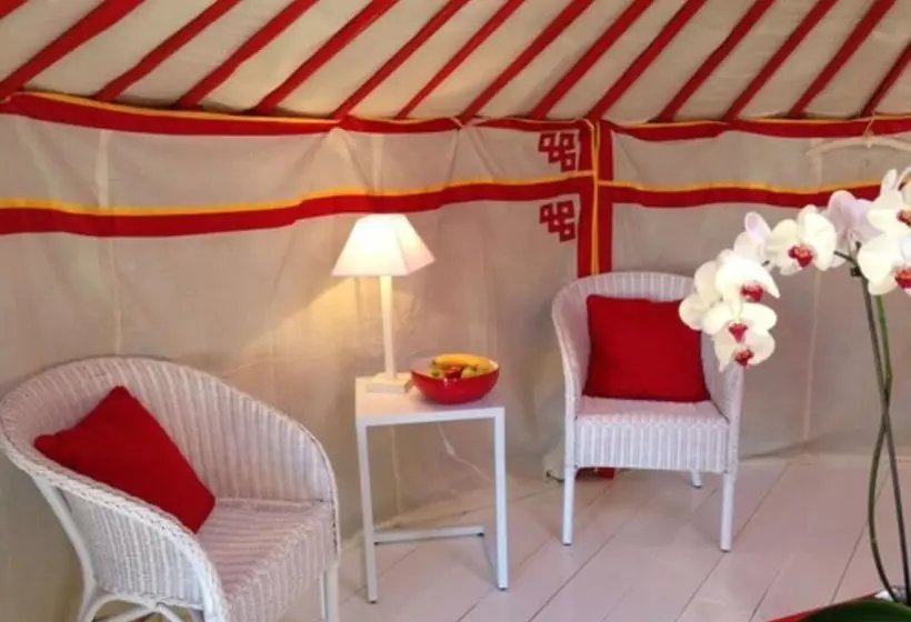 ベッドアンドブレックファースト Home Paradis & Spa   Ecolodge