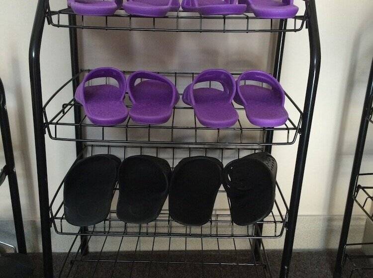 Hostel Happy House On Kholmogorova