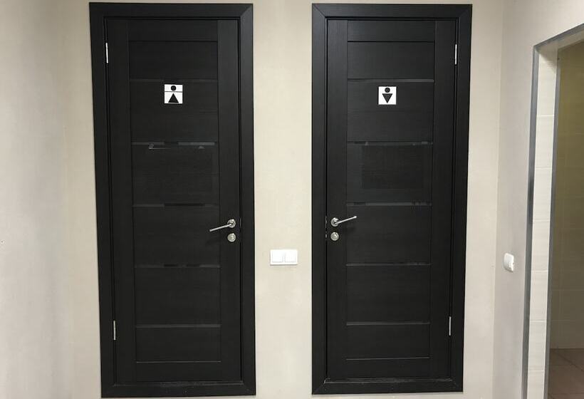 Hostel Happy House On Kholmogorova