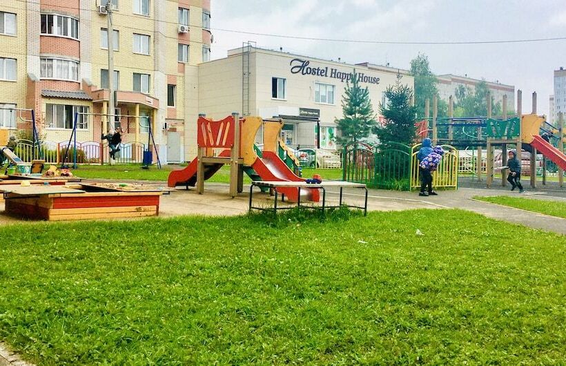 Hostel Happy House On Kholmogorova