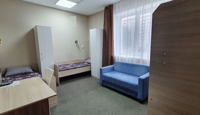 Hostel Happy House On Kholmogorova