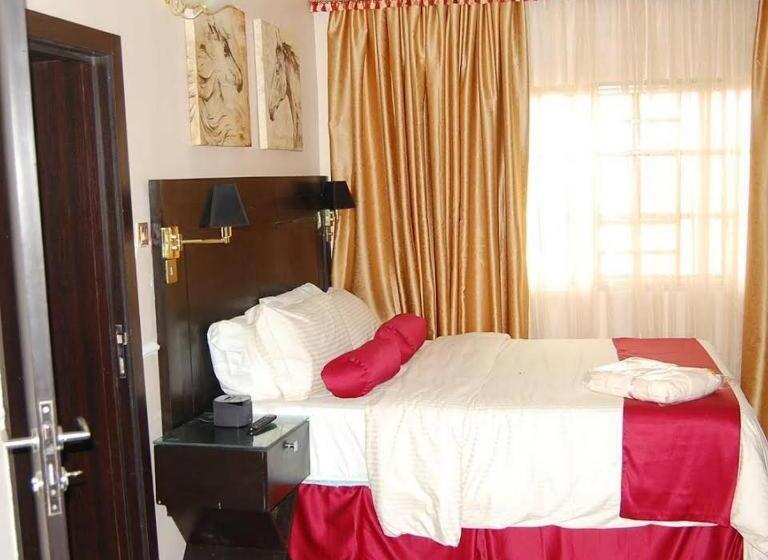 هتل 144 Suites Luxury