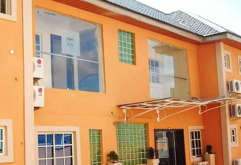 هتل 144 Suites Luxury