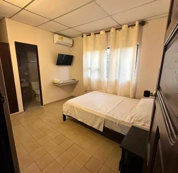 ホテル Almirante Padilla