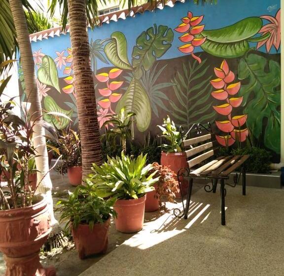 هتل Almirante Padilla