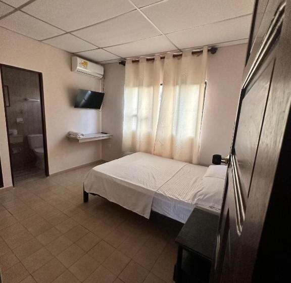 هتل Almirante Padilla