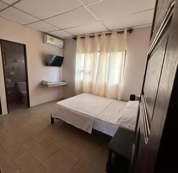 ホテル Almirante Padilla