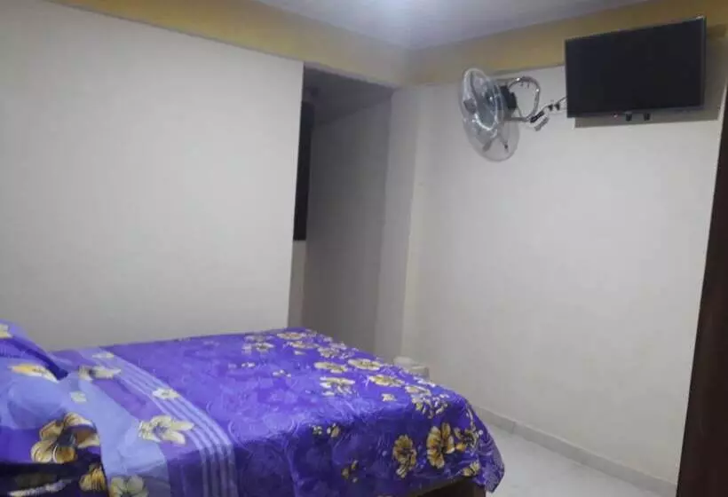 هتل Alojamiento Oasis