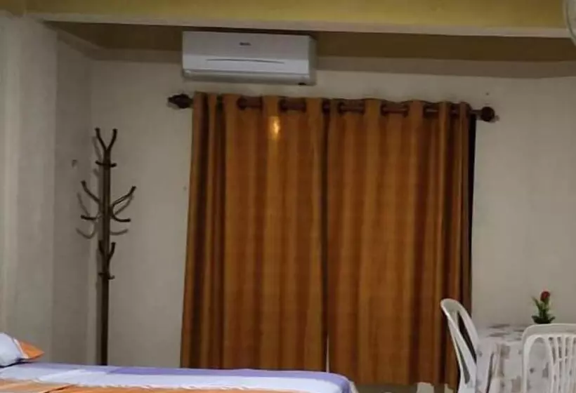 هتل Alojamiento Oasis