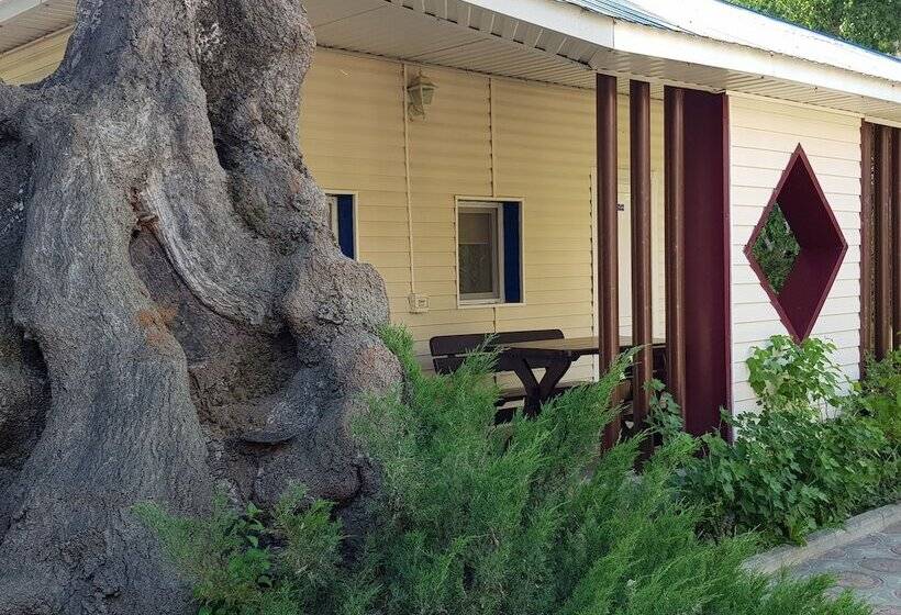 בית מלון כפרי Aston