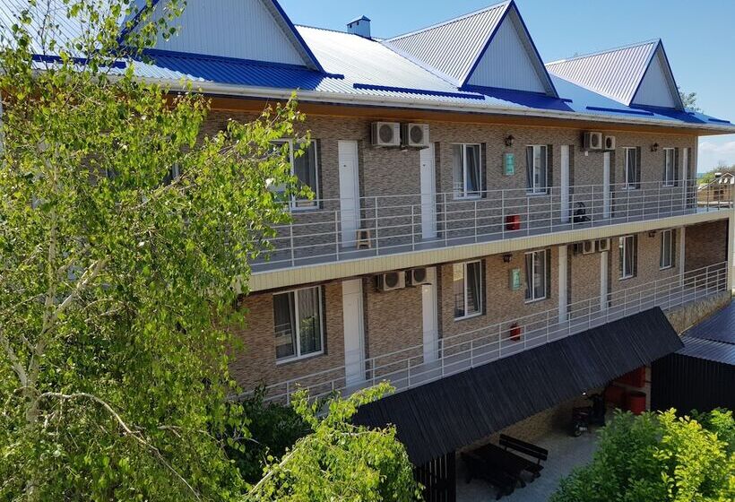 בית מלון כפרי Aston