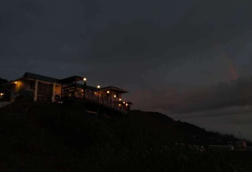 Отель Bayu Senja Lodge
