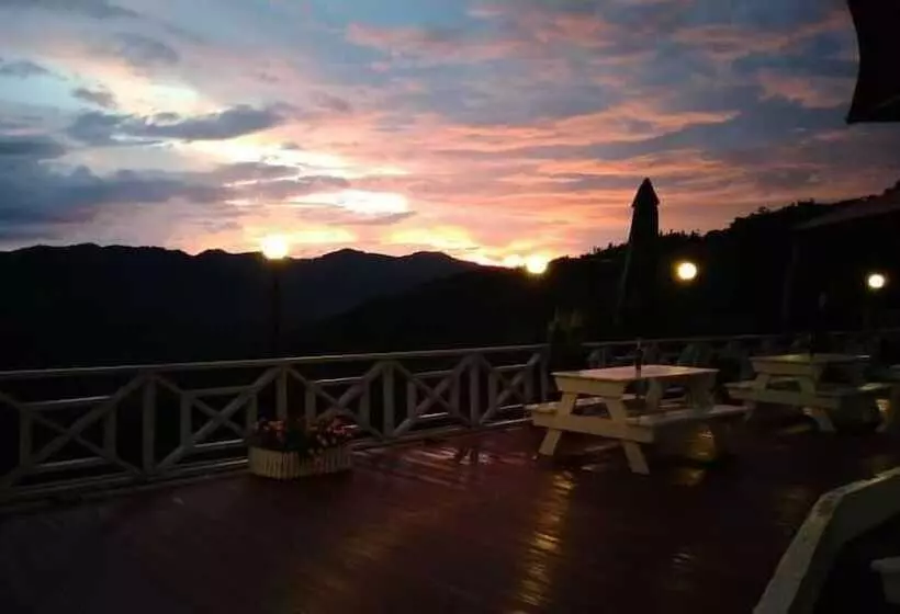 Hotelli Bayu Senja Lodge