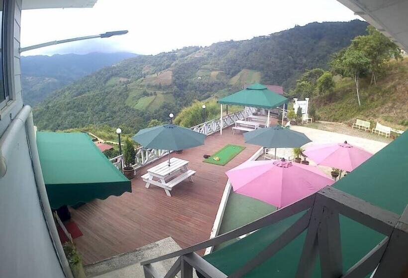 Отель Bayu Senja Lodge