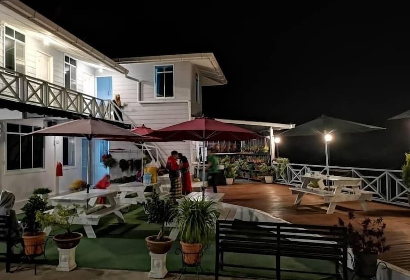 Отель Bayu Senja Lodge