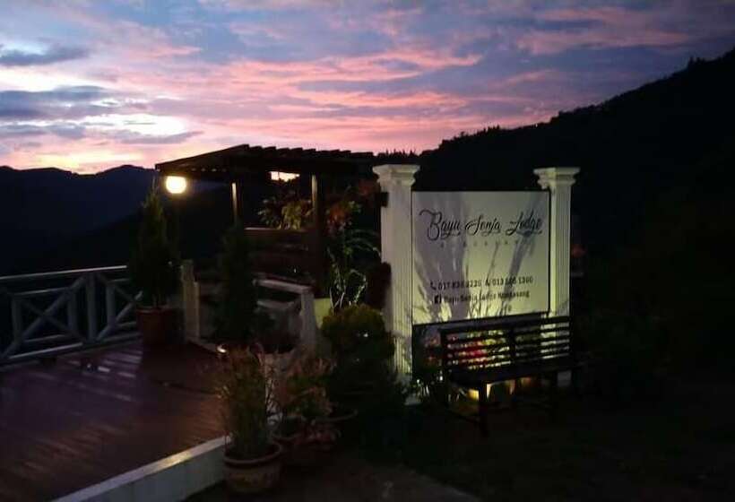 Отель Bayu Senja Lodge