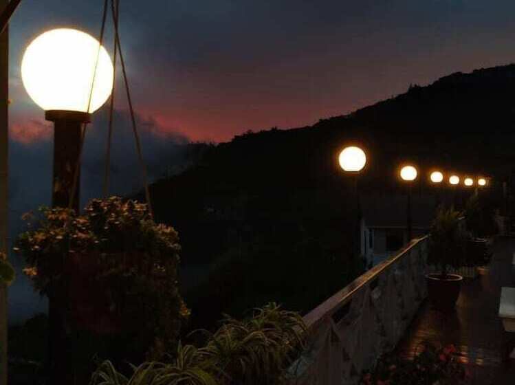 Отель Bayu Senja Lodge