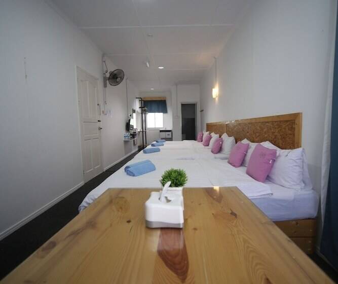 Отель Bayu Senja Lodge