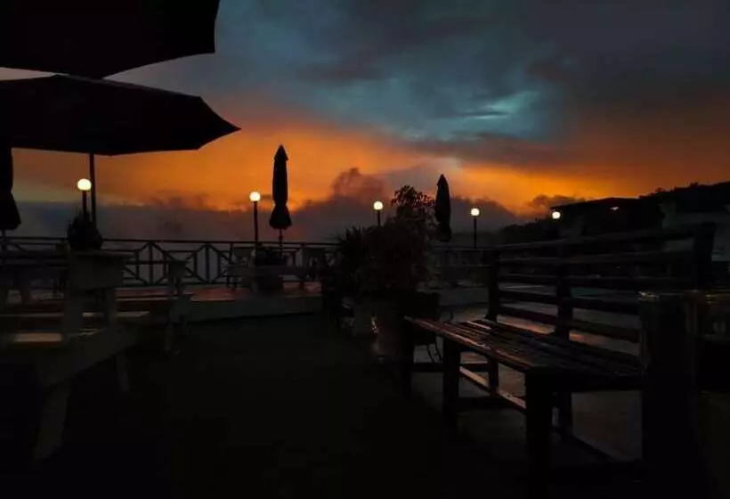 Hotelli Bayu Senja Lodge
