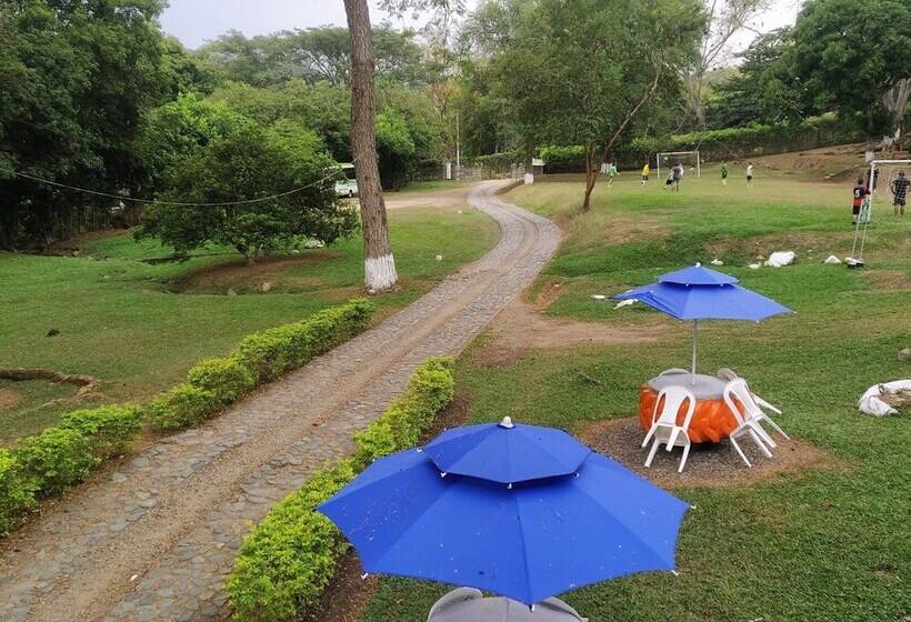 فندق Familia Casa Blanca