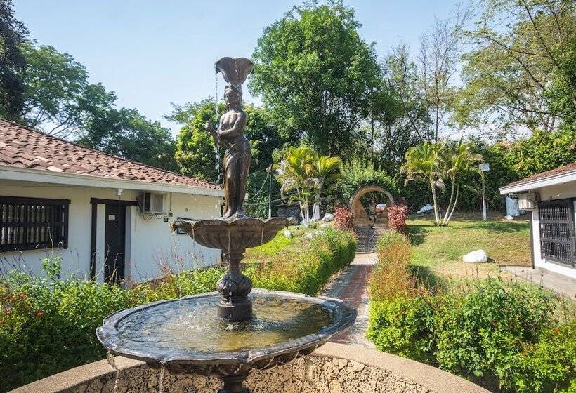 فندق Familia Casa Blanca