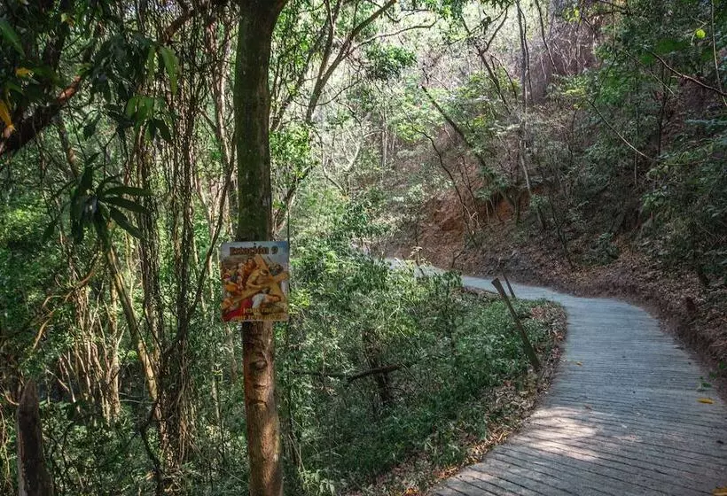 Hotelli Familia Casa Blanca