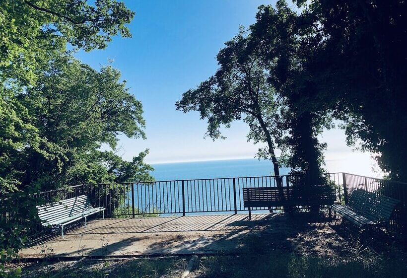 호텔 Holiday Village Dubravushka