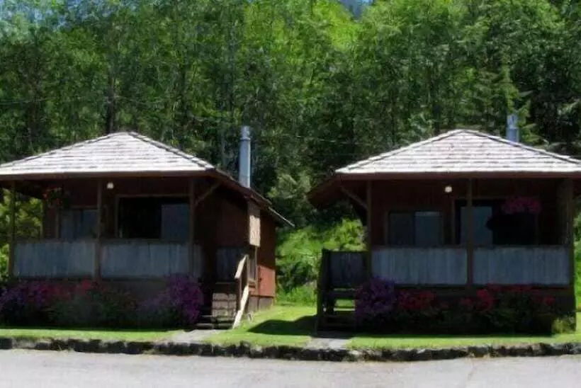 Hotelli Rain Forest Resort Village