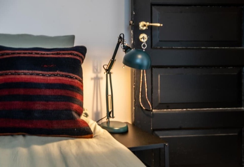 Pensiune Kefs Guesthouse & Café