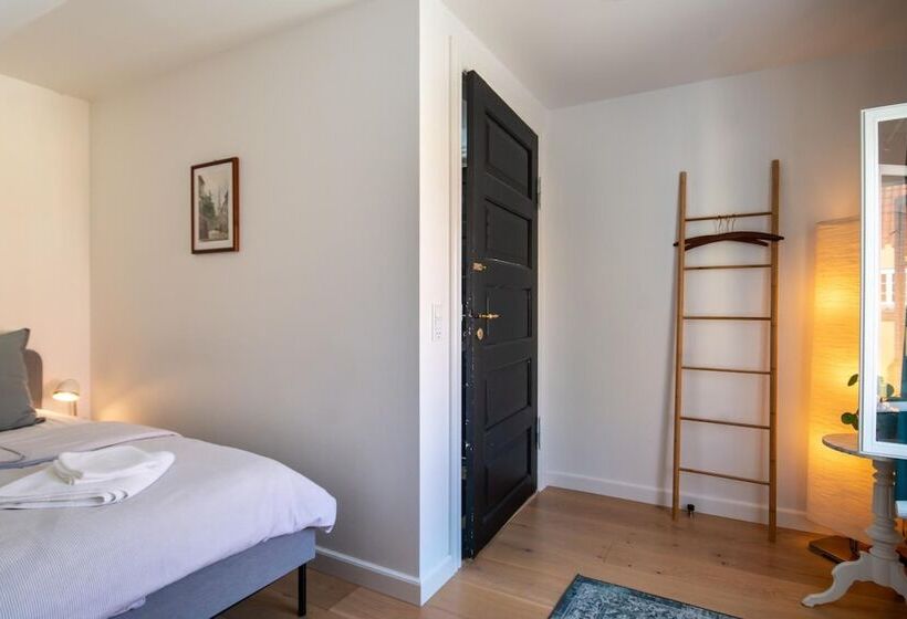 Pensiune Kefs Guesthouse & Café