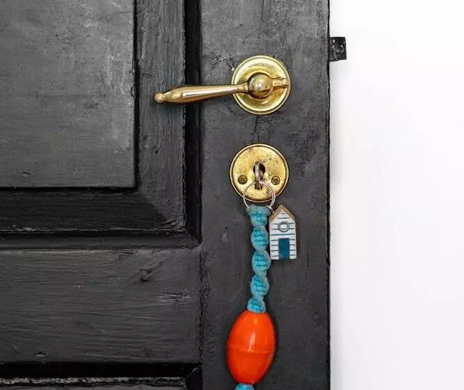 ペンション Kefs Guesthouse & Café