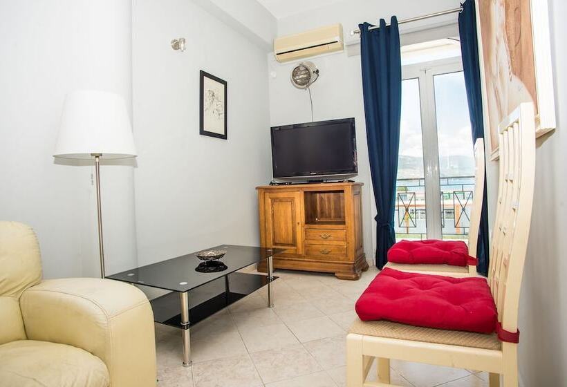 پانسیون Xenia Ionis Luxury Apartments