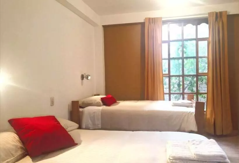 پانسیون Yucay Lodge
