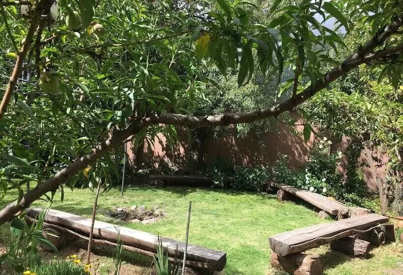 پانسیون Yucay Lodge