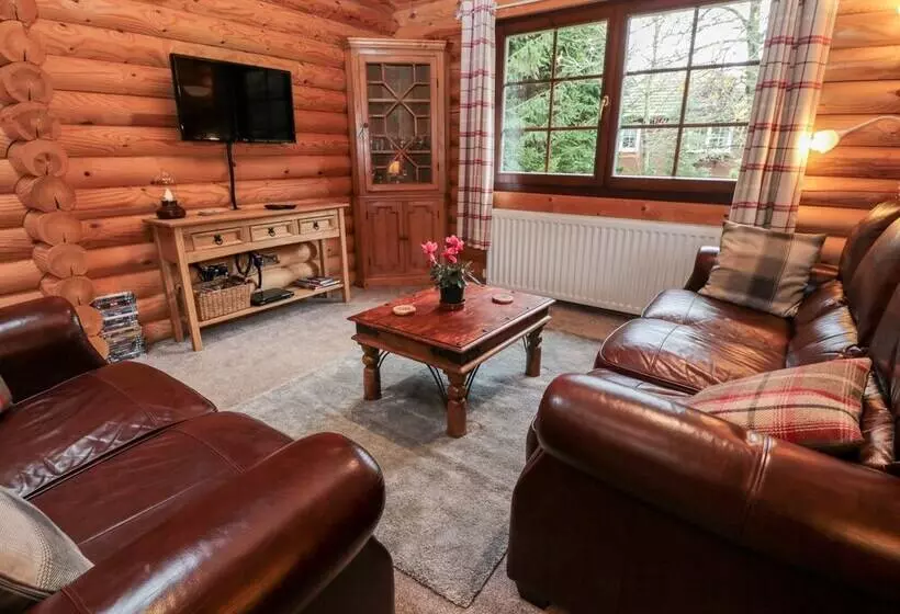 23 Lakeside Drive