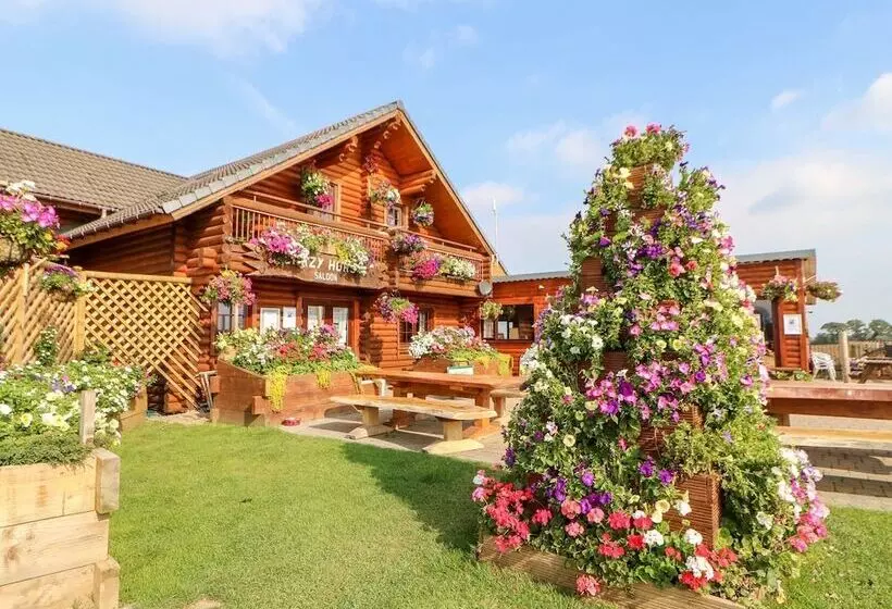 23 Lakeside Drive