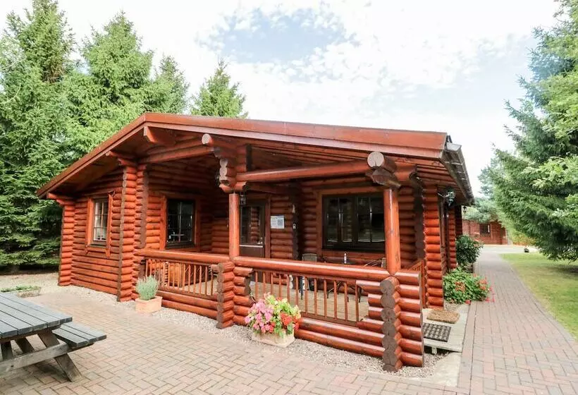23 Lakeside Drive