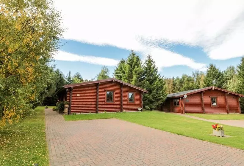 23 Lakeside Drive