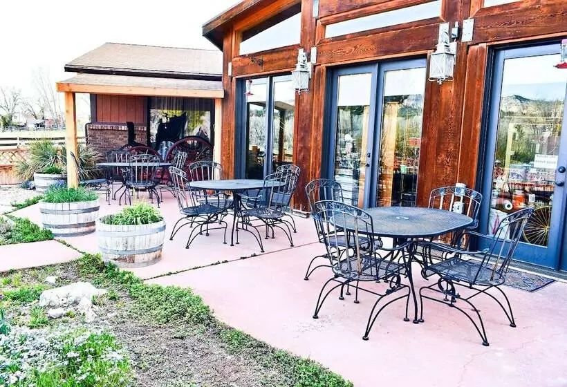 Aamiaismajoitus (B&B) Arrowhead Country Cabins