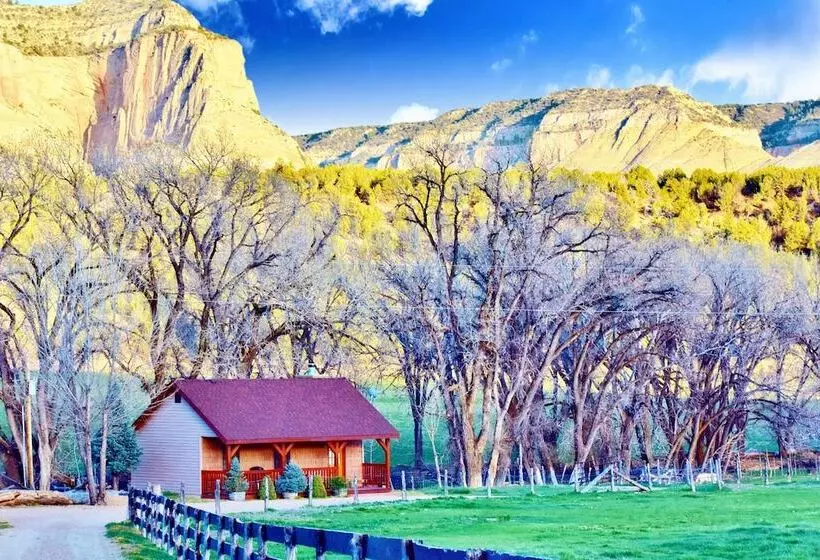 Aamiaismajoitus (B&B) Arrowhead Country Cabins