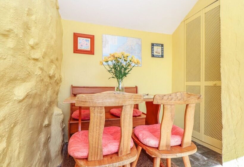 Bowling Green Cottage