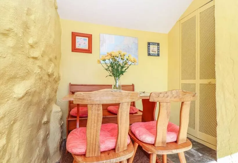 Bowling Green Cottage