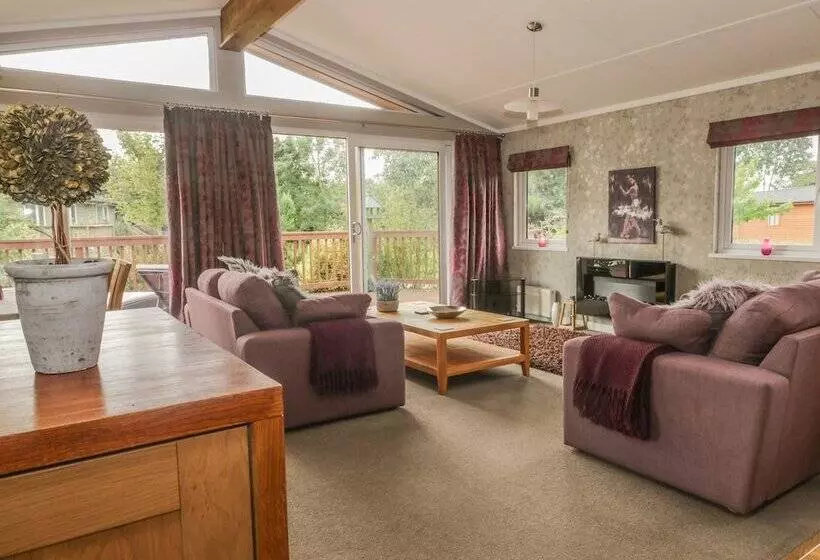 Bulmer Farm Lodge
