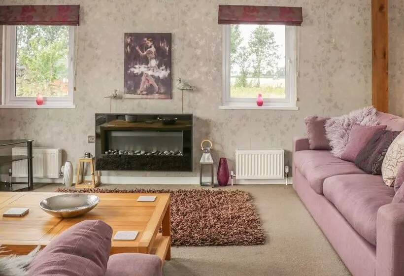 Bulmer Farm Lodge