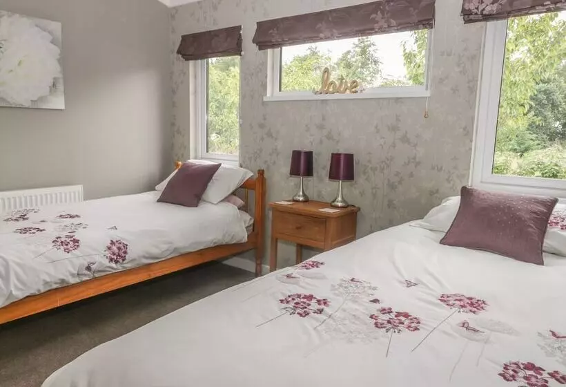 Bulmer Farm Lodge