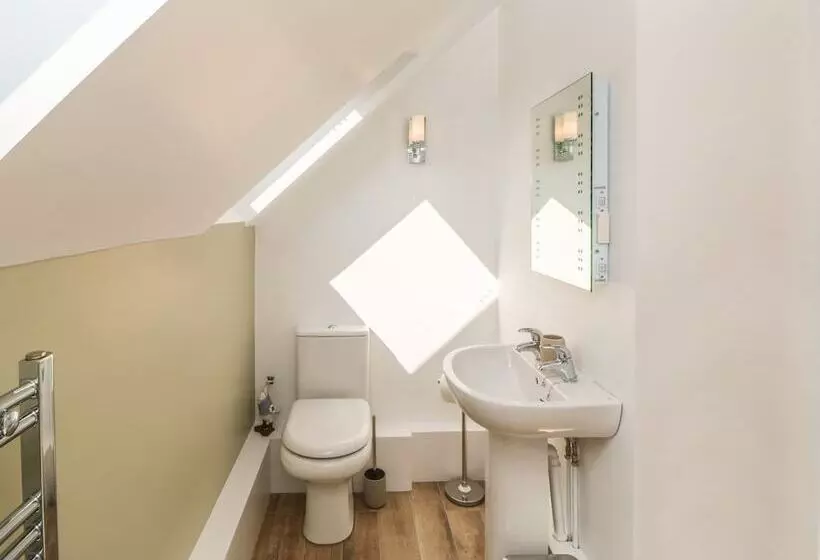 Ferngrove Cottage