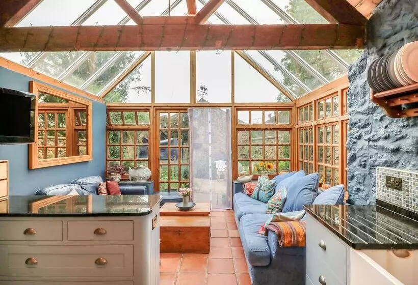 King Charles Cottage