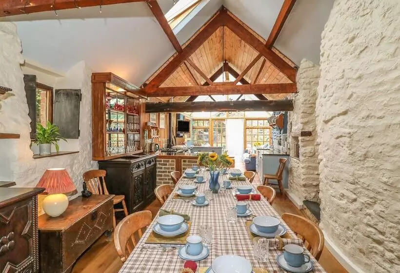 King Charles Cottage